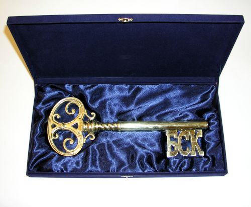 сувенирный ключ из латуни
